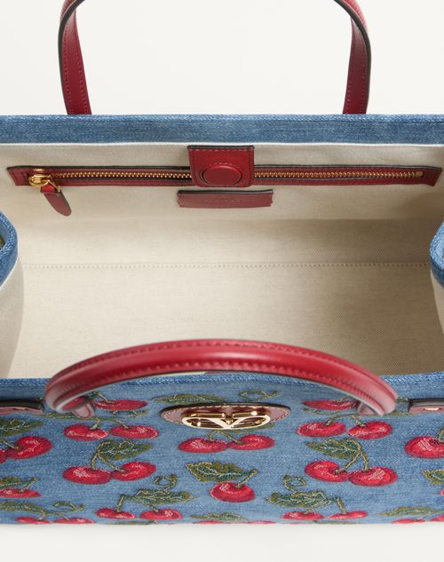 Valentino Garavani - Valentino Garavani Antibes Medium Shopping Bag In Denim With Cherryfic Embroidery - Denim/multicolour - Woman - Totes