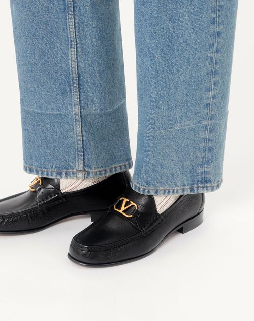 Valentino Garavani - Vlogo Signature Buffalo Loafer - Black - Man - Loafers And Driver