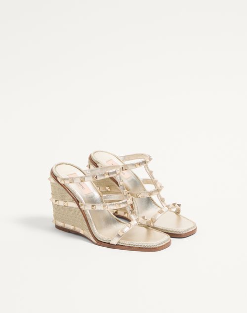 Valentino Garavani - Rockstud Wedge Sandal In Laminated Nappa With Cornely Embroidery 100mm - Platinum - Woman - Espadrilles And Wedges