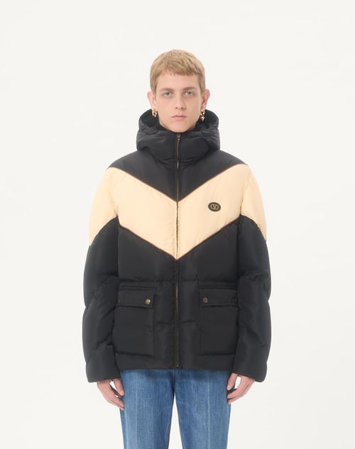 Valentino - Valentino Hooded Down Jacket In Lightweight Nylon With Inlaid V And Vlogo Patch - Black/butter - Man - Outerwear