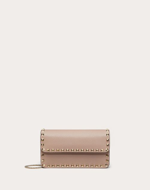 Rockstud Grainy Calfskin Chain Pouch for Woman in Black | Valentino US