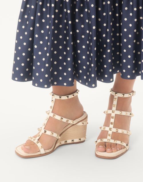 Valentino Garavani - Rockstud Wedge Sandal In Calfskin With Cornely Embroidery 80mm - Ivory - Woman - Espadrilles And Wedges