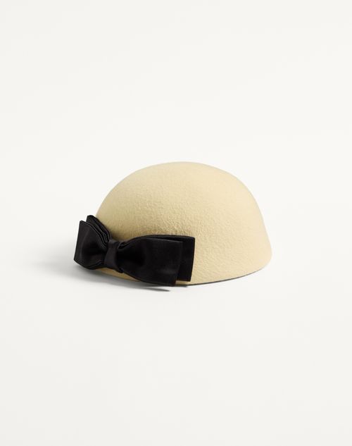Valentino Garavani - Vlogo Signature Hat In Lapin Fabric With Satin Bow - Cream/black - Woman - Hats And Gloves