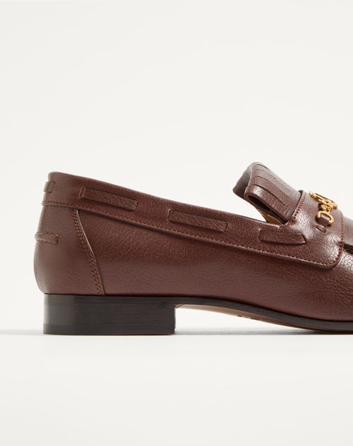 Valentino Garavani - Vlogo Signature Kidskin Loafer With Fringes - Coffe - Man - Loafers And Driver