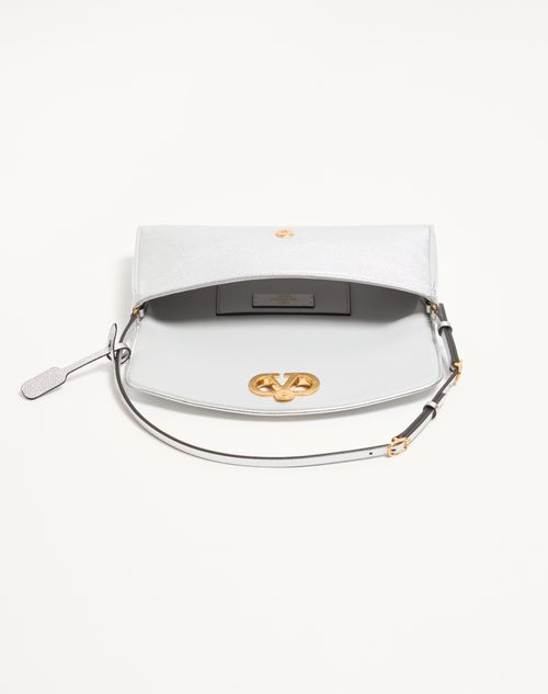 Valentino Garavani - Bolso De Hombro Pequeño Valentino Garavani Devain En Cuero Napa Laminado - Plateado - Mujer - Bolsos De Hombro