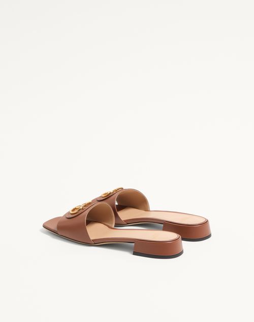 Valentino Garavani - Vlogo Signature Slide Sandal In Calfskin 20mm - Tobacco - Woman - Slides And Thongs