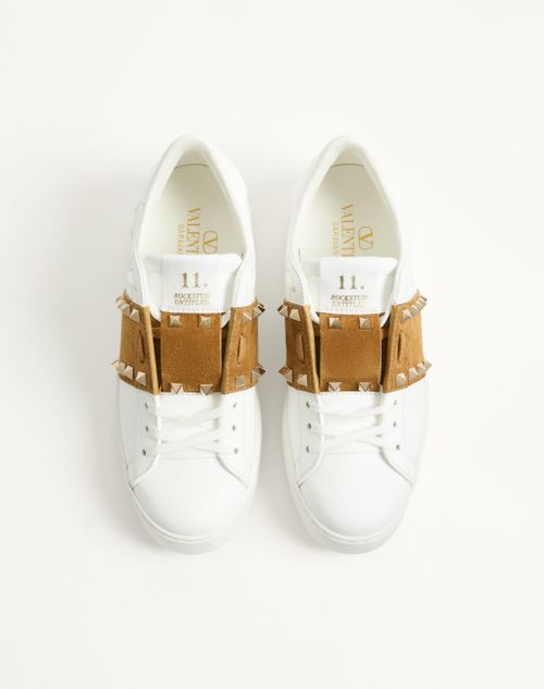 Valentino Garavani - Rockstud Untitled Sneaker In Calfskin With Split Leather Band - White/havana Beige - Woman - Trainers