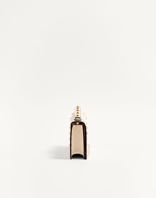 Valentino Garavani - Portafoglio Con Catena Rockstud In Vitello Granato - Light Ivory - Donna - Portafogli E Piccola Pelletteria