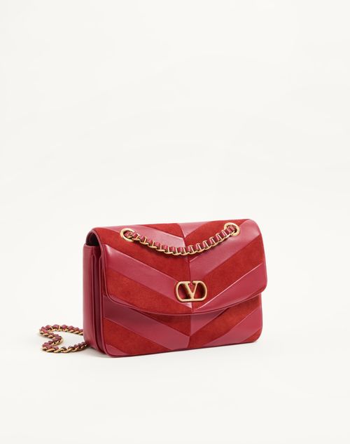 Valentino Garavani - Borsa Media Con Catena Valentino Garavani Djuna In Suede E Nappa Motivo Chevron - Rosso - Donna - Borse A Spalla