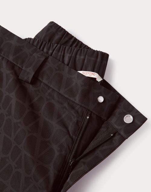 Valentino - Nylon Bermuda Shorts With Toile Iconographe Print - Black - Man - Pants And Shorts