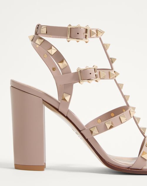 Valentino Garavani - Rockstud Ankle Strap Sandal 90 Mm - Poudre - Woman - Sandals