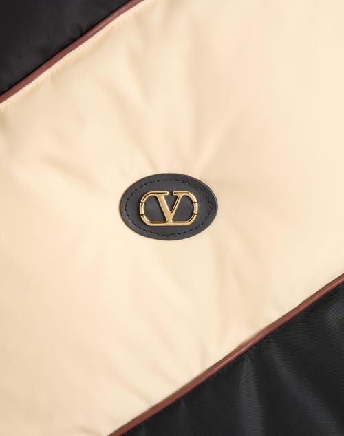 Valentino - Valentino Hooded Down Jacket In Lightweight Nylon With Inlaid V And Vlogo Patch - Black/butter - Man - Outerwear