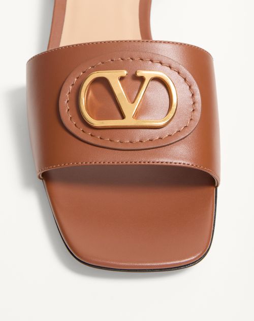 Valentino Garavani - Vlogo Signature Slide Sandal In Calfskin 20mm - Tobacco - Woman - Slides And Thongs