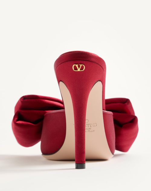 Valentino Garavani - Zapato Bajo Sin Talón Yolande De Satén Con Tacón De 105 mm - Rojo - Mujer - Salones