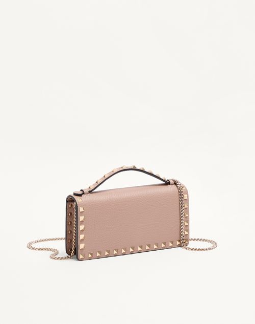 Valentino Garavani - Rockstud Wallet With Chain In Grainy Calfskin - Poudre - Woman - Wallets And Small Leather Goods