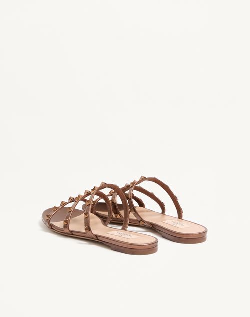 Valentino Garavani - Rockstud Flat Metallic Nappa Slide Sandal - Bronze - Woman - Slides And Thongs