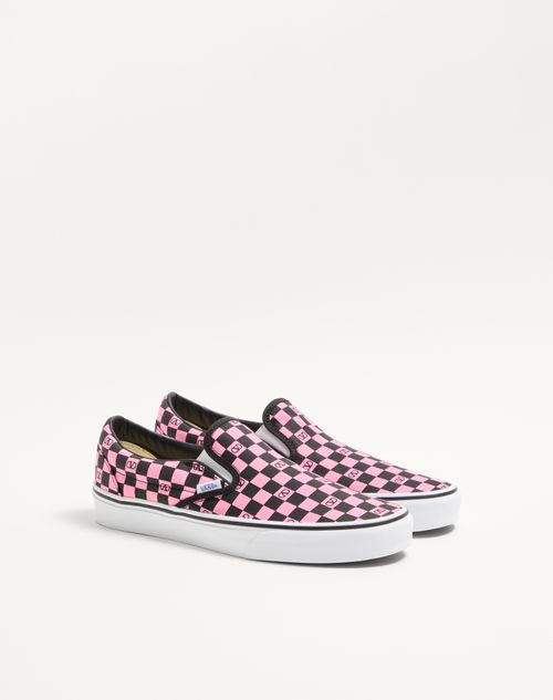 Valentino Garavani - Valentino Garavani Und Vans Slip-on-sneaker Aus Stoff Mit Vlogo-schachbrettmuster - Pink Orchid/schwarz - Mann - Sneaker