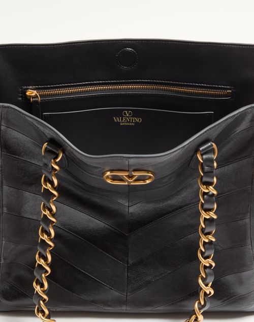 Valentino Garavani - Valentino Garavani Laseine Shopping Bag In Nappa Leather With A Chevron Pattern - Black - Woman - Totes