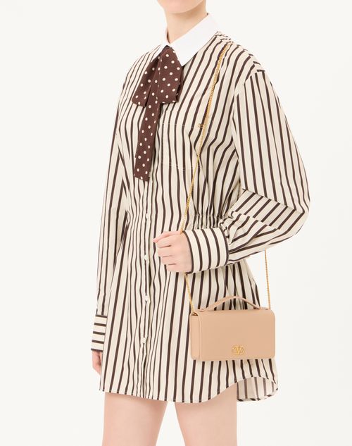 Valentino Garavani - Vlogo Signature Grainy Calfskin Wallet With Chain - Rose Sand - Woman - Wallets And Small Leather Goods