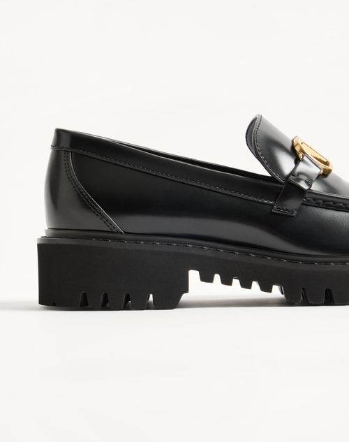 Valentino Garavani - Vlogo Signature Calfskin Loafer - Black - Woman - Loafers
