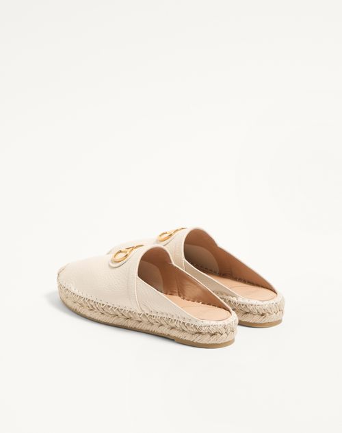 Valentino Garavani - Vlogo Signature Mule In Grainy Calfskin 25mm - Light Ivory - Woman - Espadrilles And Wedges