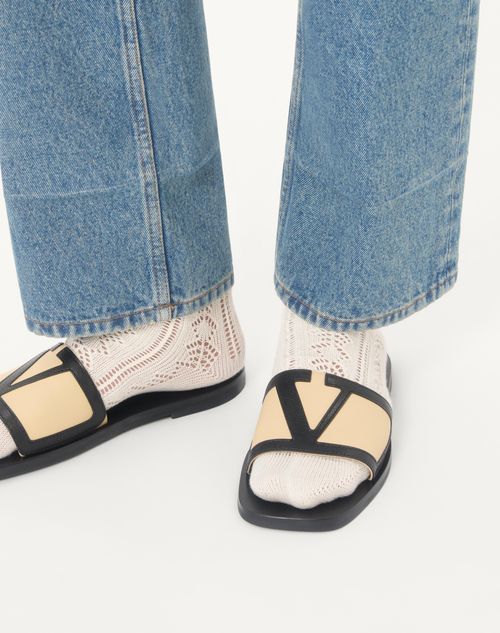 Valentino Garavani - Viva Superstar Slide Sandal In Nappa Leather - Butter/black - Man - Sandals