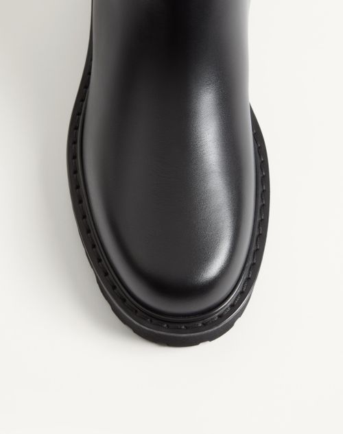 Valentino Garavani - Vlogo Signature Calfskin Boot 40mm - Black - Woman - Boots And Ankle Boots