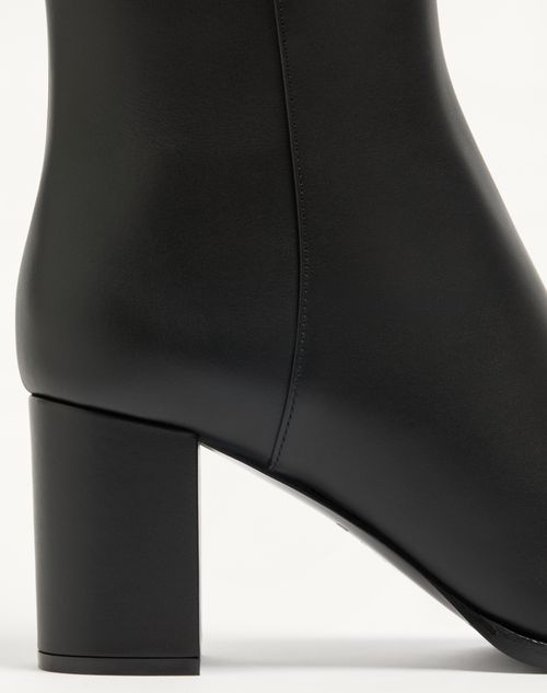Valentino Garavani - Vlogo Signature Calfskin Boot 70mm - Black - Woman - Boots And Ankle Boots