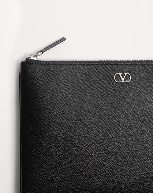 Valentino Garavani - Vlogo Signature Grainy Calfskin Pouch - Black - Man - Clutches And Pouches
