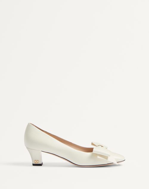 Shop Valentino Garavani Bowow Pump In Kidskin 45mm Woman Ivory 42