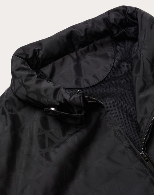 Valentino - Nylon Windbreaker With Toile Iconographe Pattern - Black - Man - Outerwear