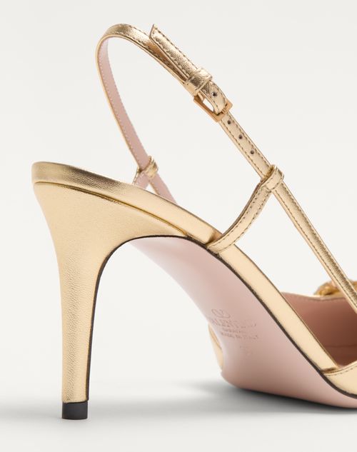 Valentino Garavani - Décolleté Slingback Vlogo Signature In Nappa Laminata 80mm - Antique Brass/crystal - Donna - Décolleté