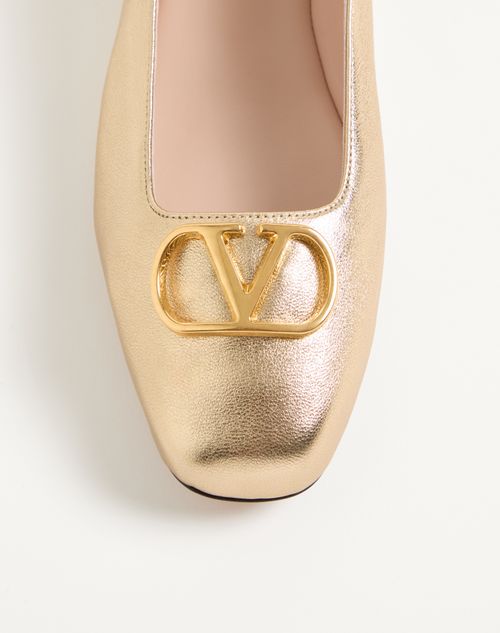 Valentino Garavani - Ballerina Vlogo Signature In Nappa Laminata - Oro - Donna - Ballerine