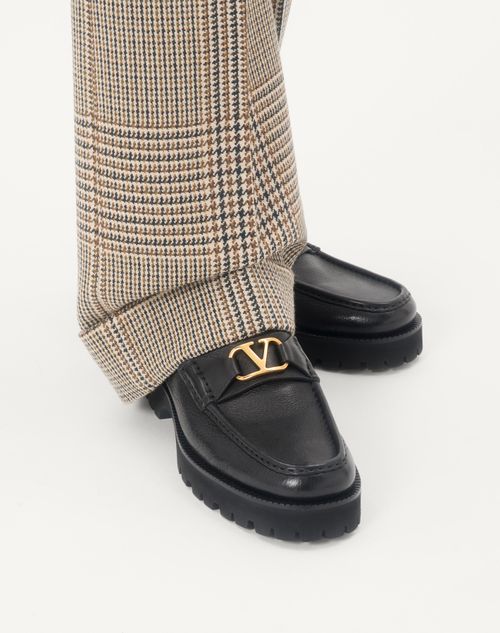 Valentino Garavani - Vlogo Signature Buffalo Loafer - Black - Man - Loafers And Driver
