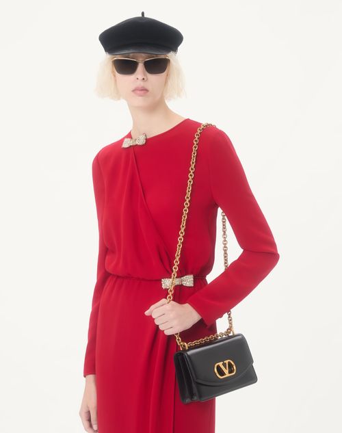 Valentino Garavani - Valentino Garavani Vain Small Shoulder Bag In Shiny Calfskin - Black - Woman - Shoulder Bags