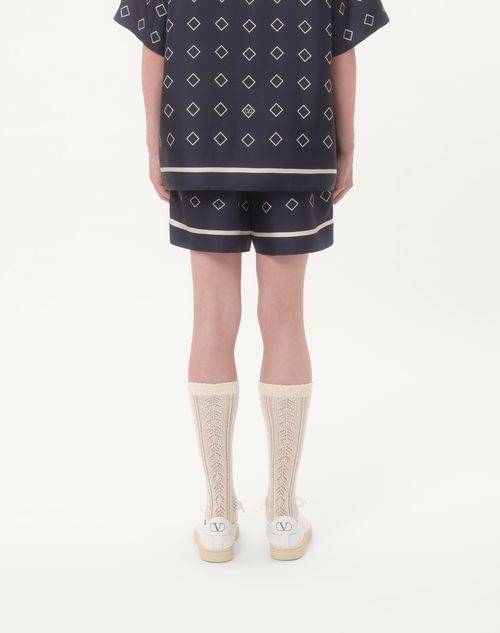 Valentino - Silk Twill Bermuda Shorts With All-over Opticool Print - Blue/butter - Man - Trousers And Shorts