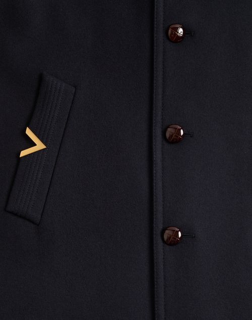 Valentino - Manteau Droit Valentino En Feutre De Laine Avec Vgold Sur Les Poches Latérales - Marine - Homme - Manteaux Et Blazers