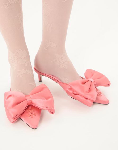 Valentino Garavani - Zapato Bajo Sin Talón Yolande De Satén Con Tacón De 45 mm - Salmón - Mujer - Salones