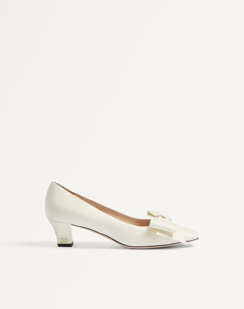 Valentino Garavani Women  Bowow Leather Dã©colletã© With Bow Detail In White